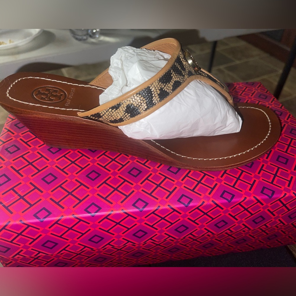 Semi used Tory Burch sandals